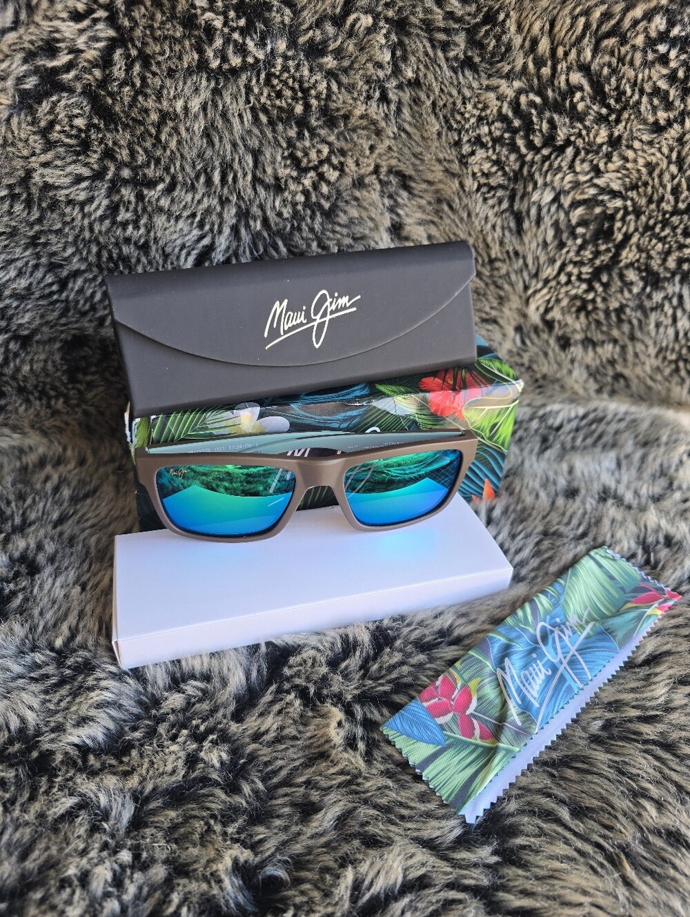 Maui JIM POLARIZEDPLUS2 SUNGLASSES THE flat